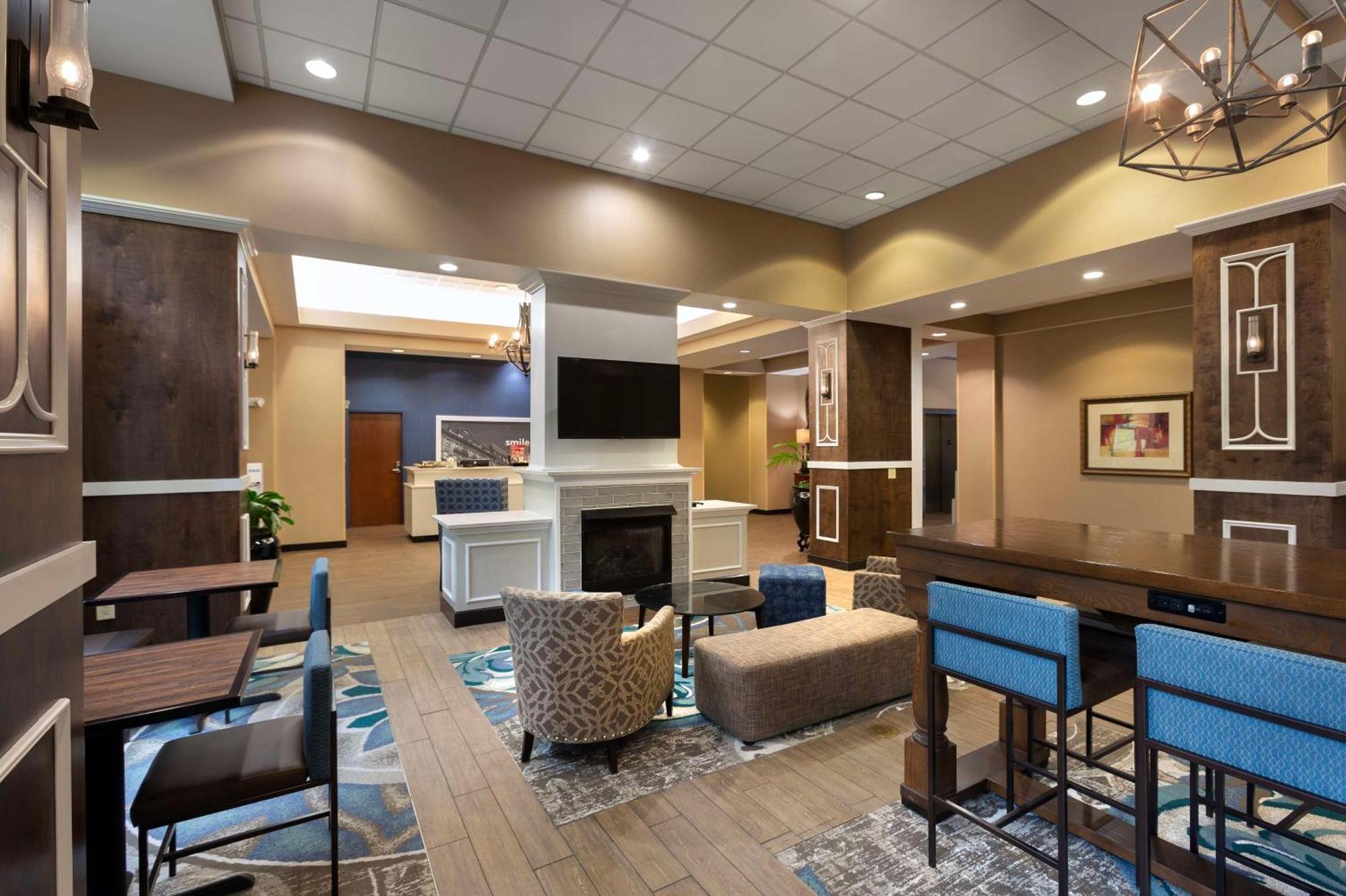 Hampton Inn Belmont At Montcross מראה חיצוני תמונה