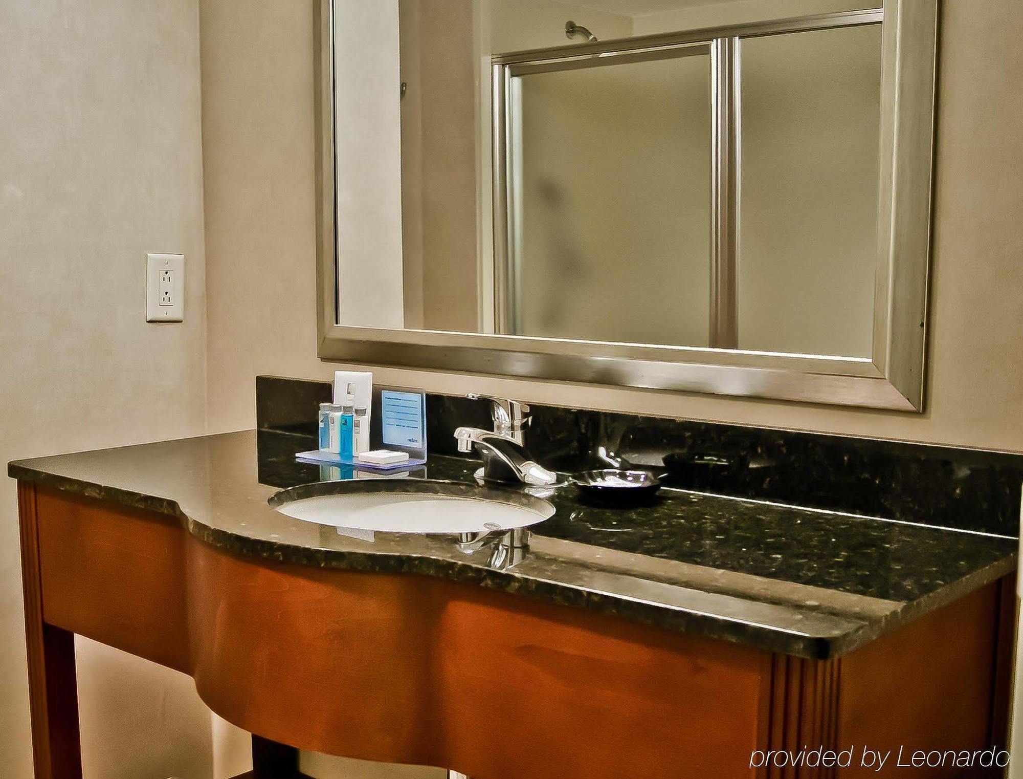 Hampton Inn Belmont At Montcross מראה חיצוני תמונה